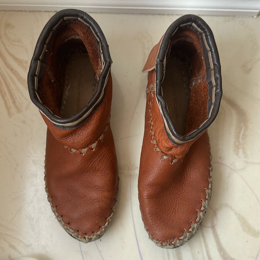 Beatrice Valenzuela leather moccasins